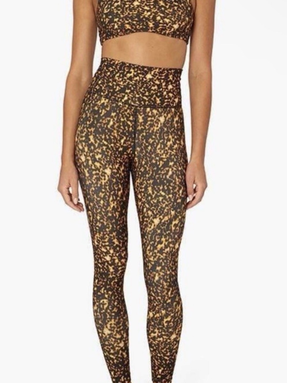 WeWoreWhat tortoise legging and sports bra set